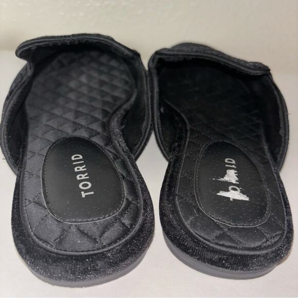 Torrid Black Velvet Quilted Mules Slip On flats Women's Size 7.5W (Wide) - Picture 13 of 16